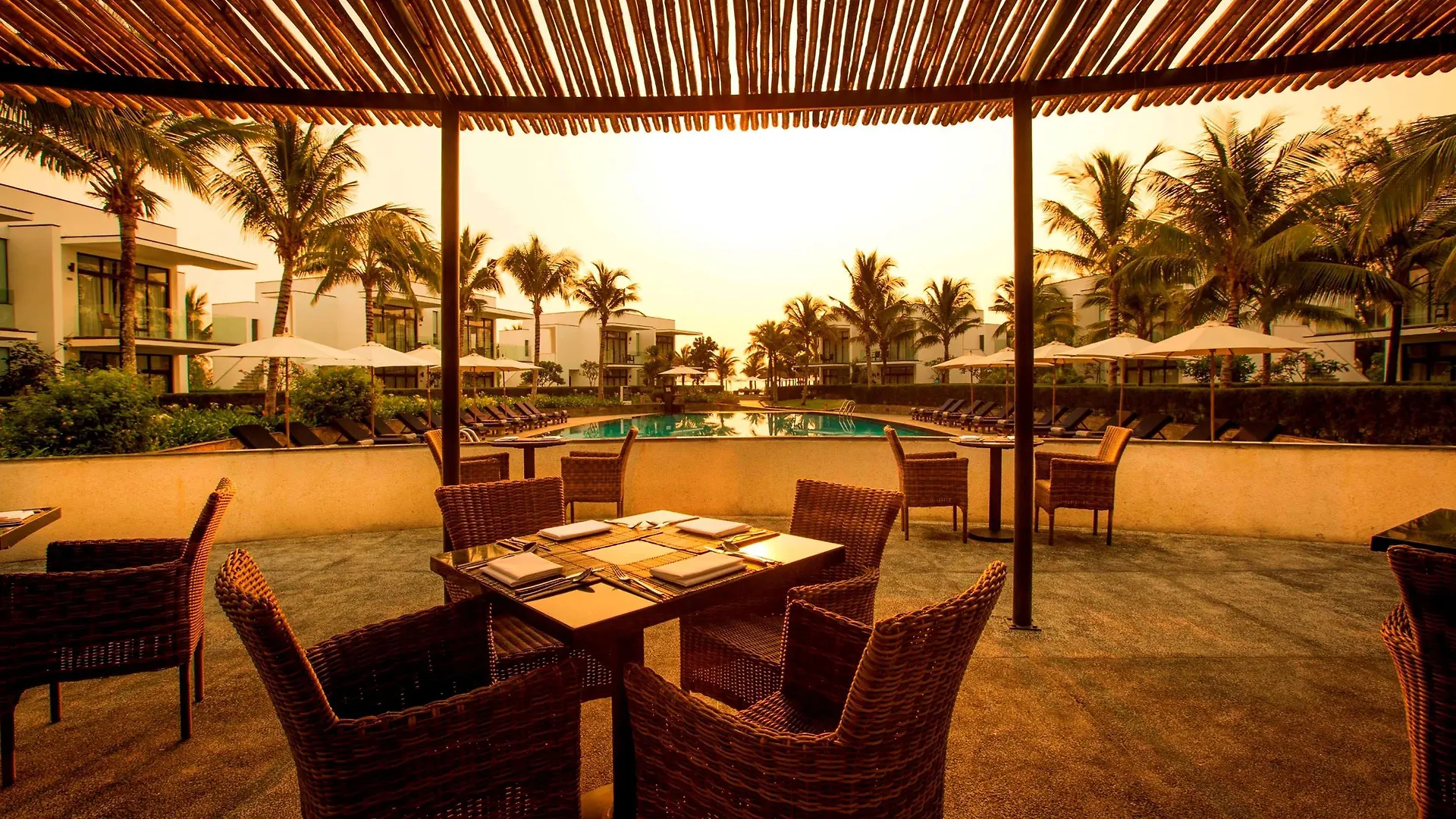 Melia Danang Beach Resort 5*, Da Nang