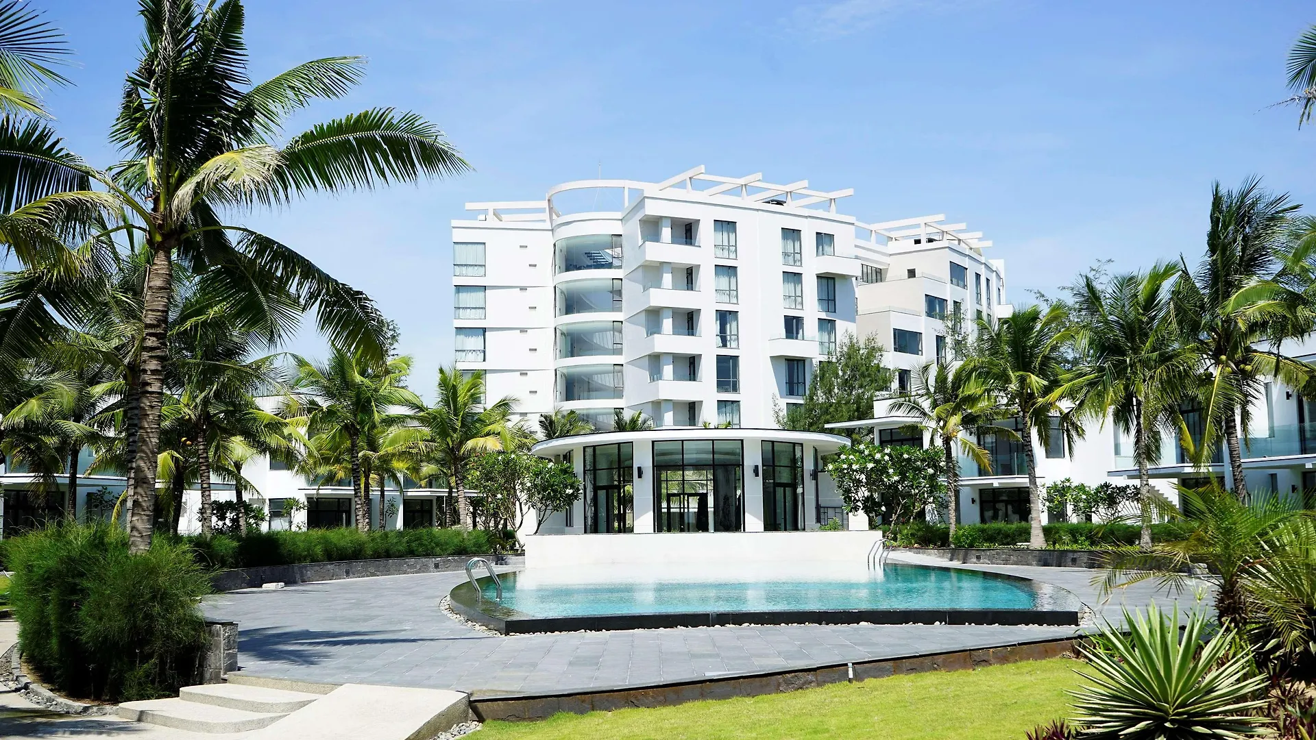 Melia Danang Beach Resort  Da Nang