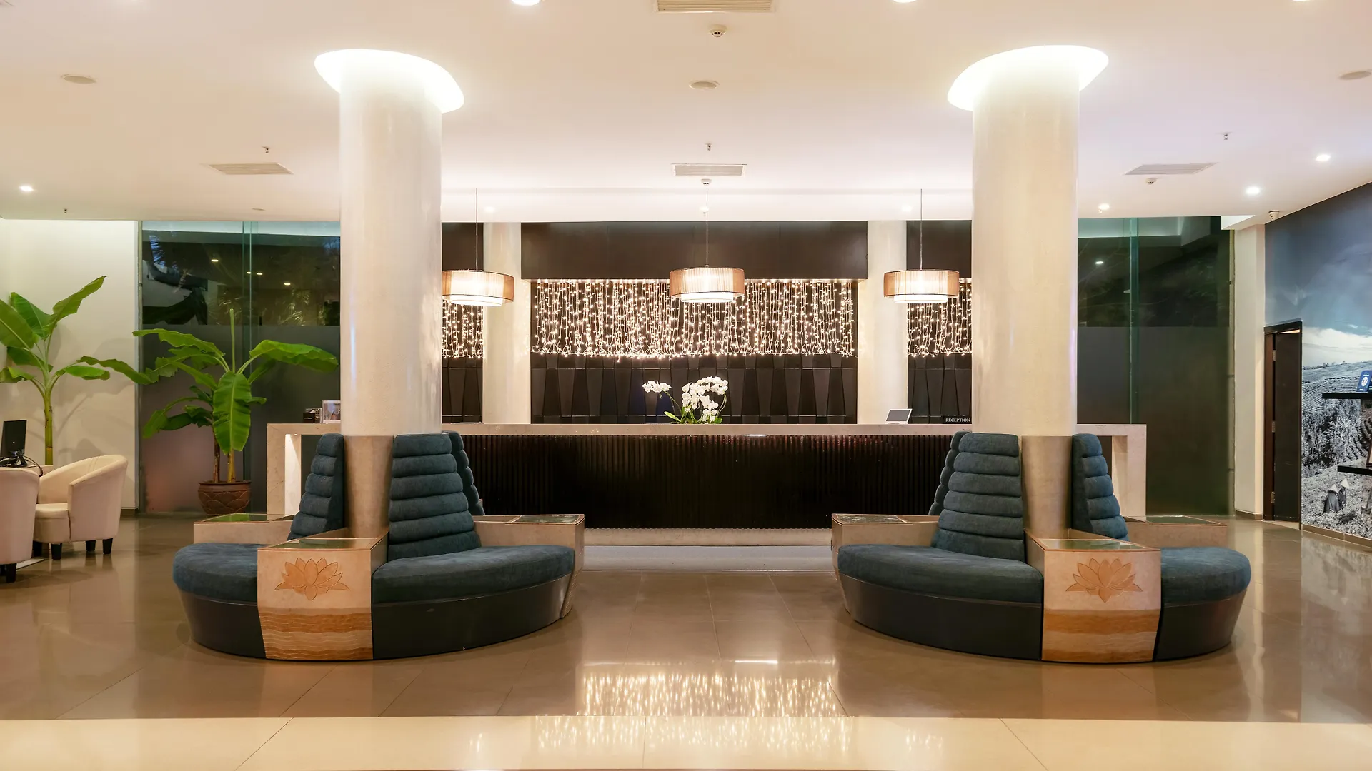 Melia Danang Beach Resort 5*, Da Nang Vietnam
