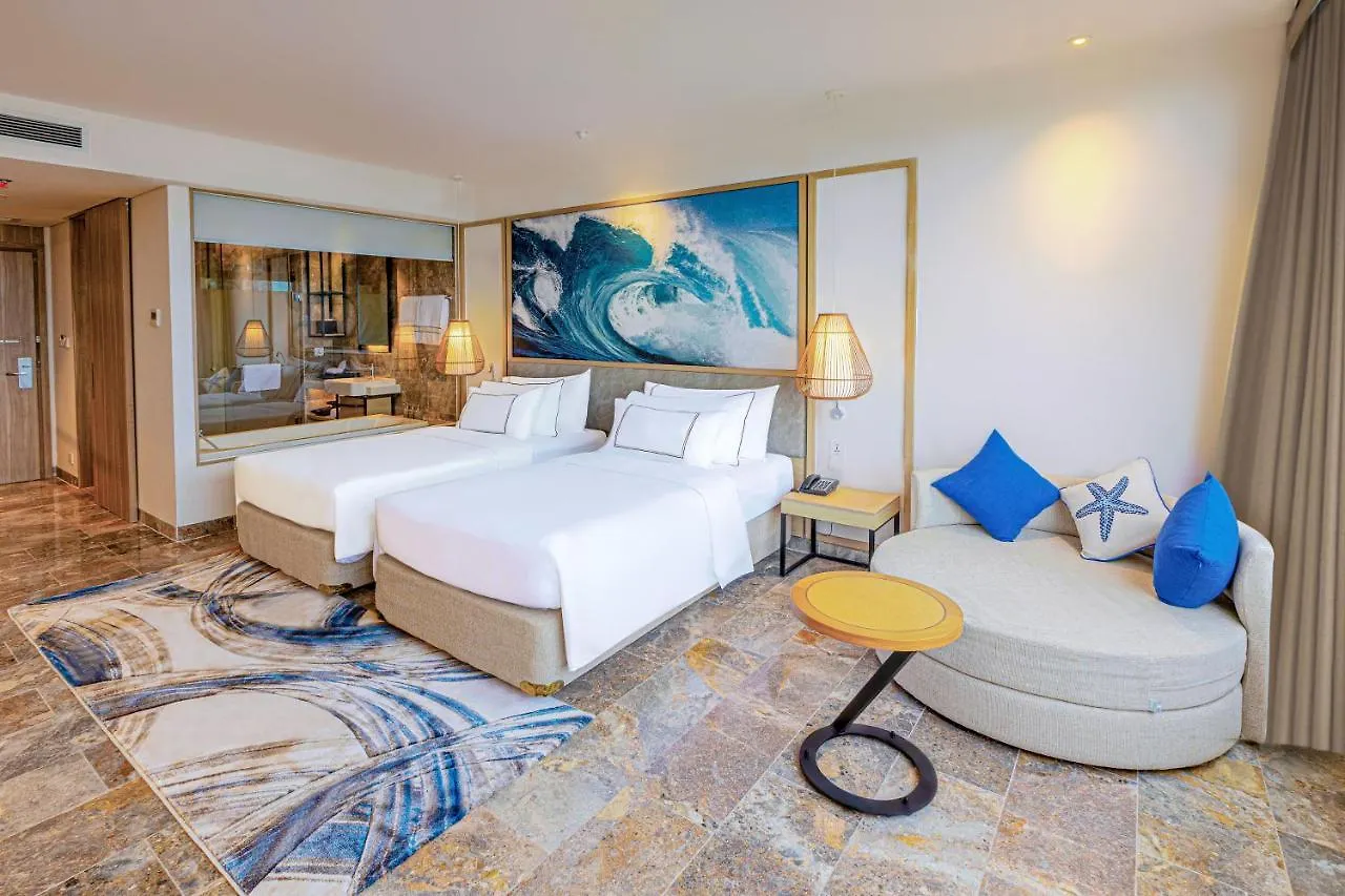 Melia Danang Beach Resort 5*, Da Nang Vietnam
