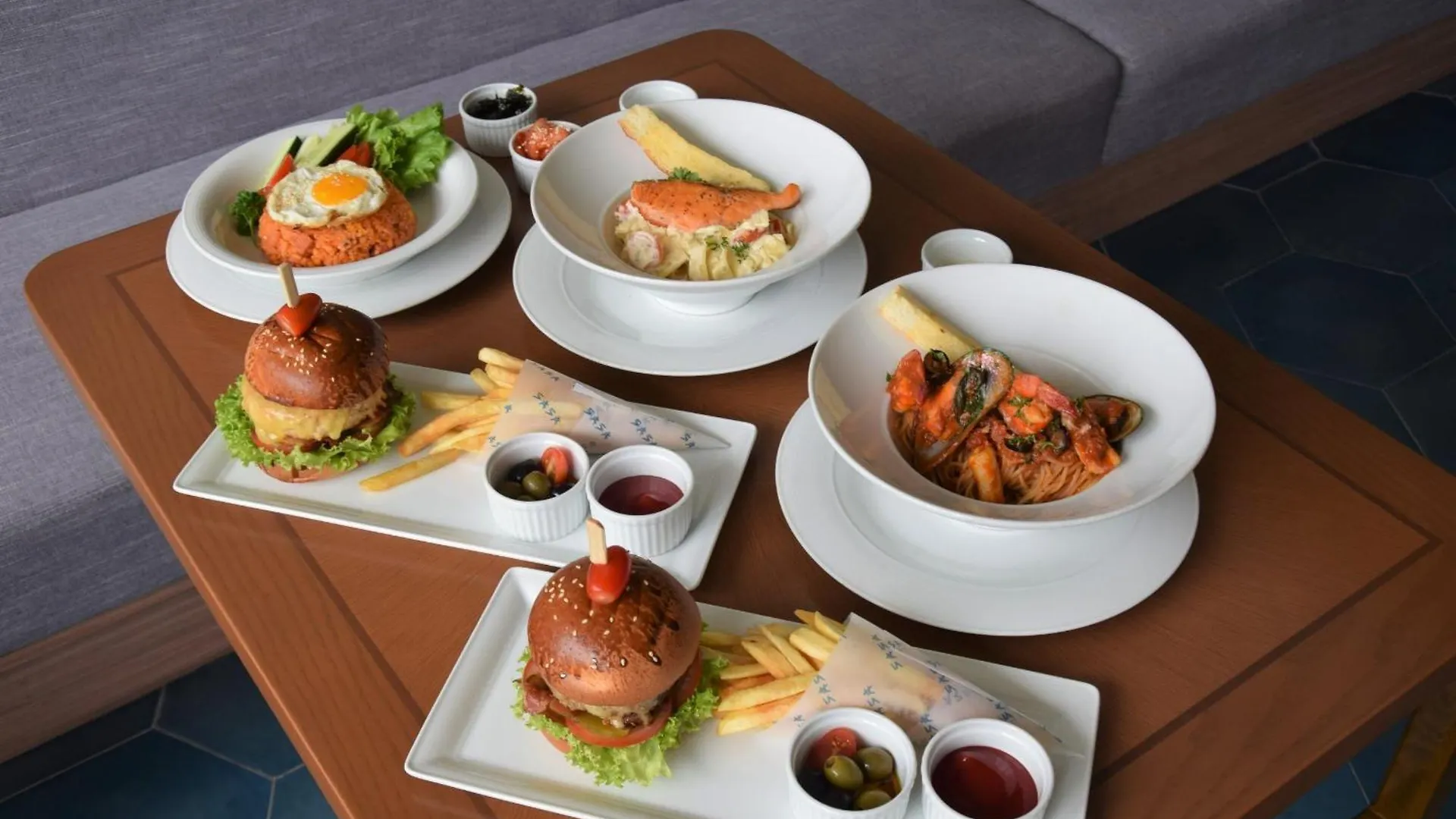 Melia Danang Beach Resort 5*, Da Nang